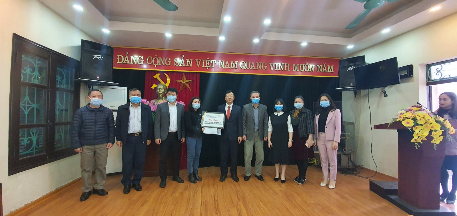 Đảng ủy Khối quận Đống Đa tổ chức chương trình ''Xuân nhân ái – Tết sẻ chia'' tại phường Khâm Thiên